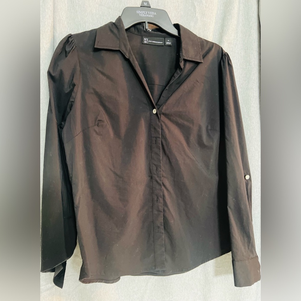 Women’s black V-neck NY&Co long sleeve top
